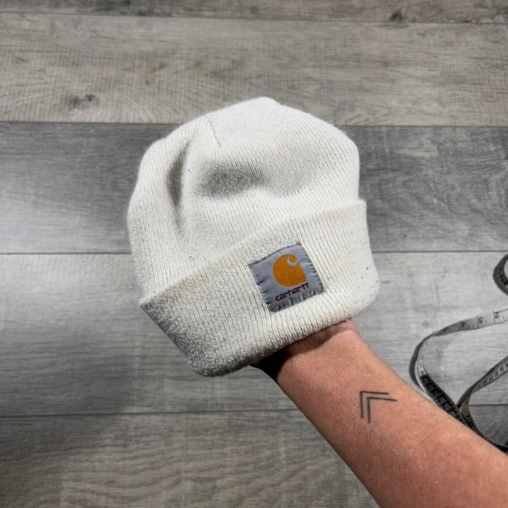 l white beige embroidered patch Carhart beanie‎